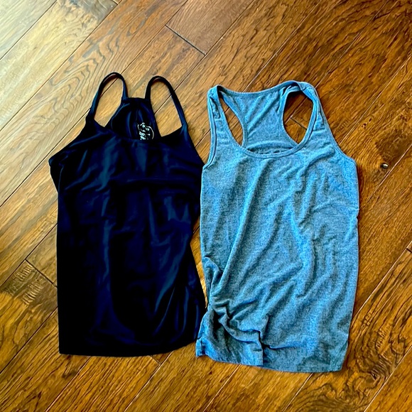 oiselle Tops - Oiselle Black Go Tank and Gray Satellite Tank 4
